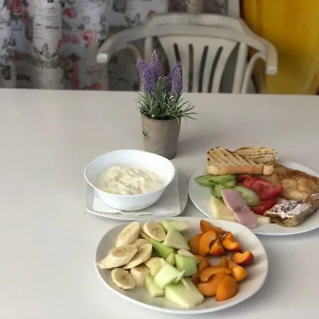 Отель The Step Family