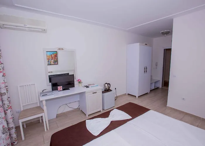 The Step Family Hotell