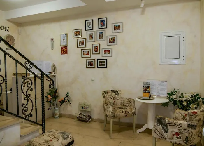 The Step Family Szálloda