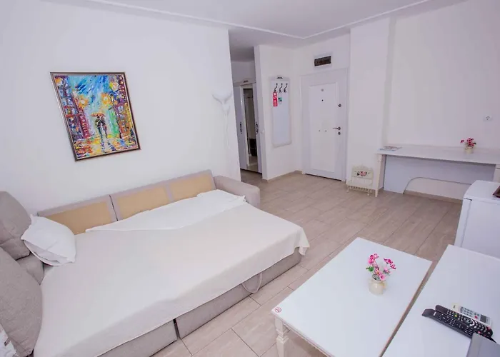 The Step Family Hotell 2*