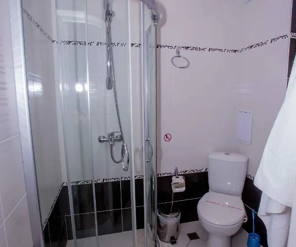 The Step Family Hotell 2*