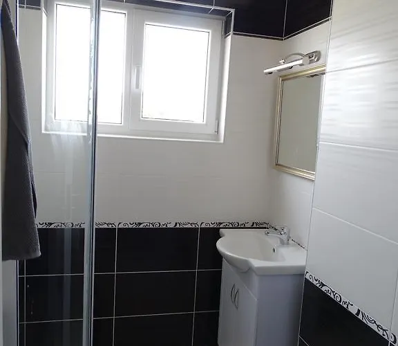 The Step Family Szálloda