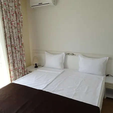 The Step Family Hotel 2*